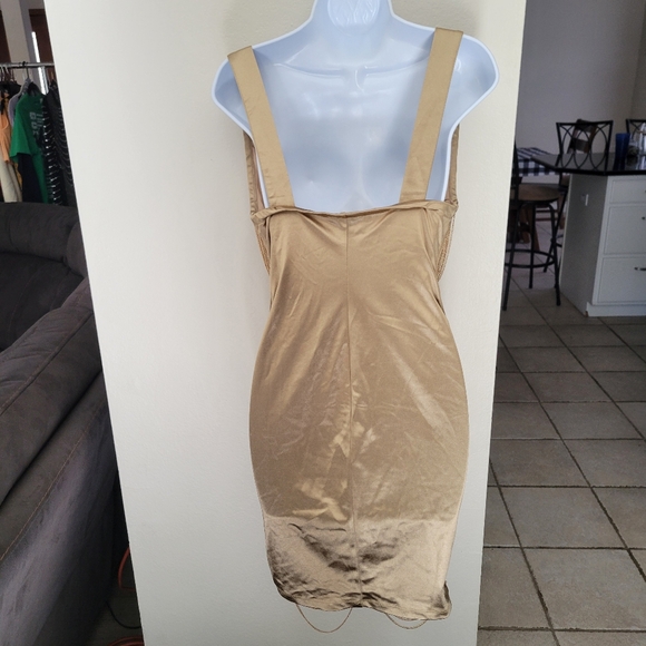 NWT: Fashion Nova "Nothin Better Than Me" Chain Dress / Size Medium - Picture 5 of 9